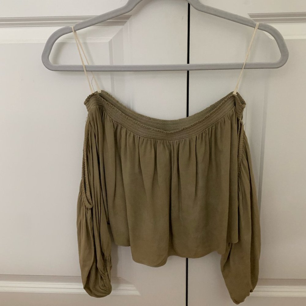 off the shoulder boutique blouse Small